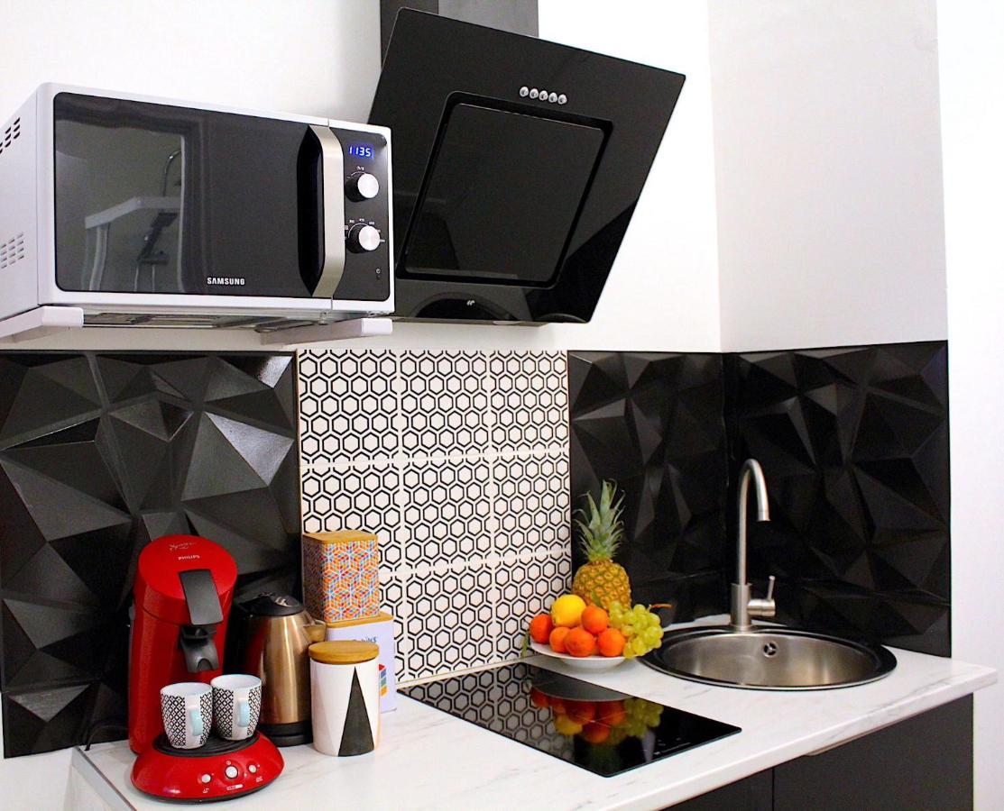 Beach - Kitchen - Wifi - Air Conditioning - Center - Tram Apartamento