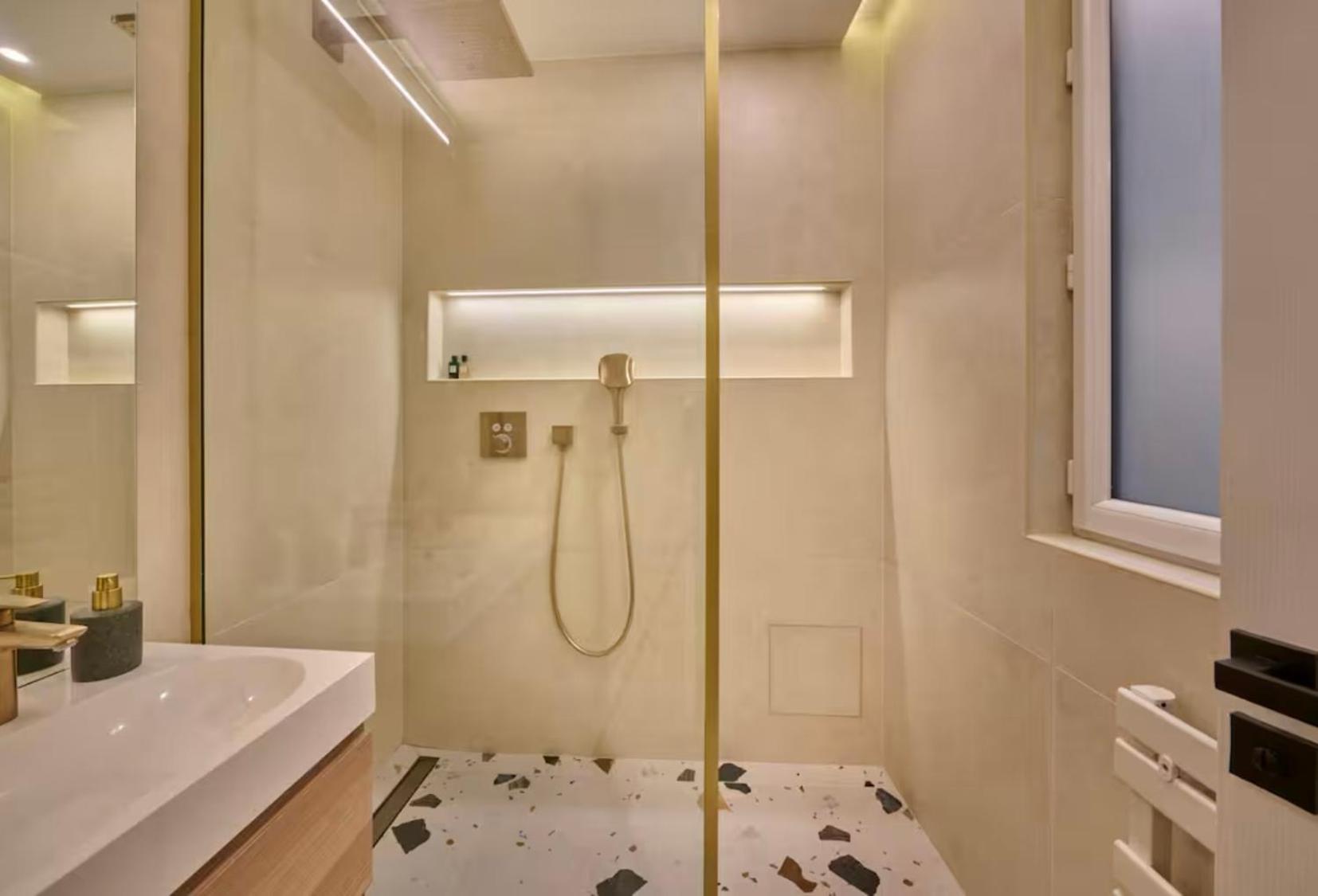 Beach - Kitchen - Wifi - Air Conditioning - Center - Tram Apartamento